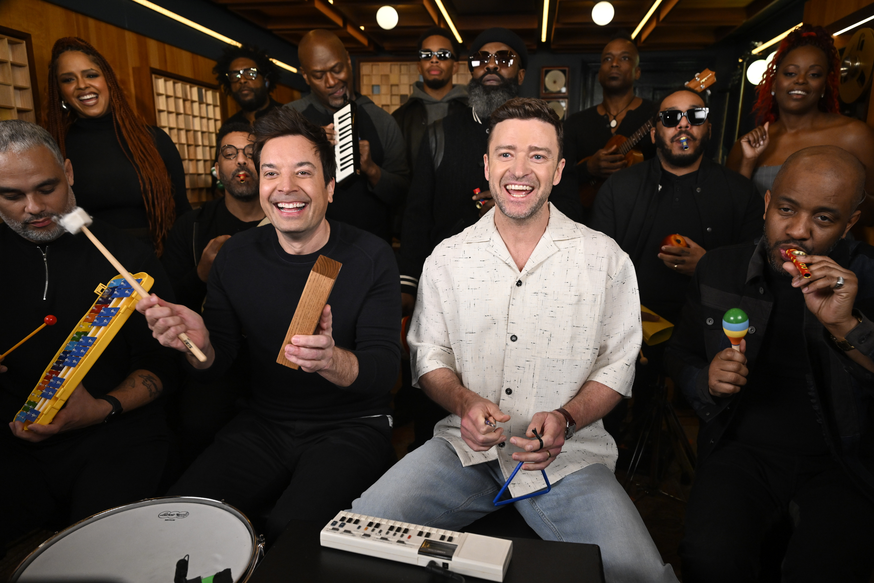 justin timberlake announces world tour, performs with classroom instruments on ‘fallon'