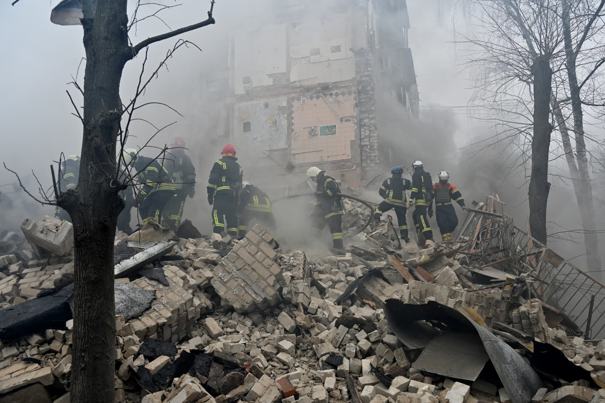 guerre en ukraine: le bilan de la frappe russe sur kharkiv mardi monte à 11 morts