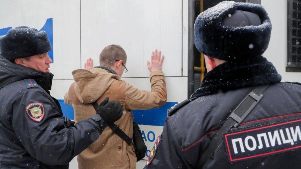 militar ruso fue condenado por matar a 298 personas pero fue a la cárcel tras insultar a putin