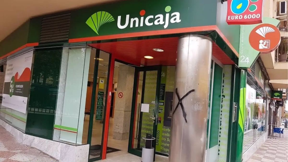 Unicaja Sube Hasta 250 Euros La Bonificación Por Domiciliar La Nómina O ...