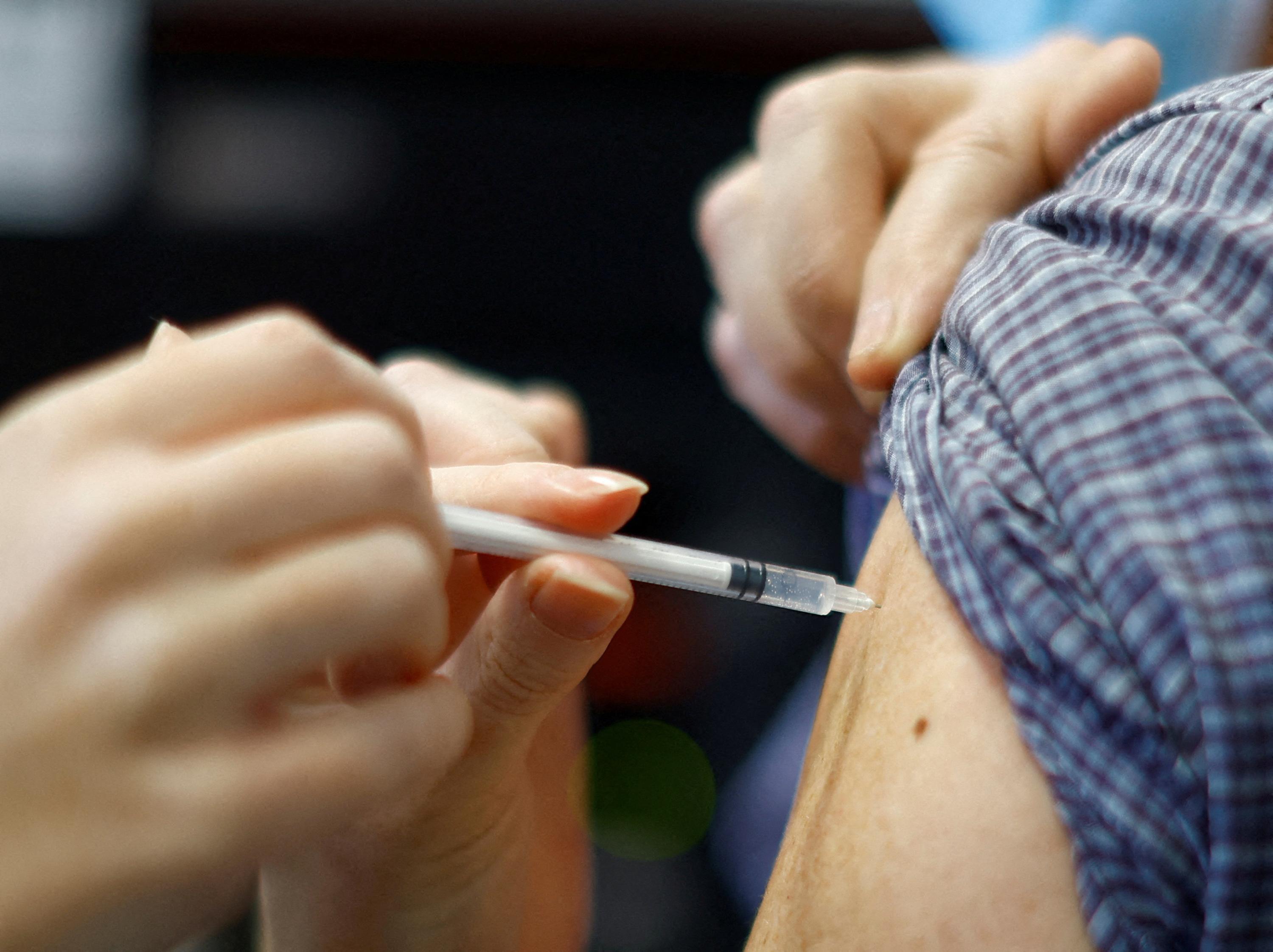 la vaccination contre le covid-19 a épargné au moins 1,4 million de vies en europe