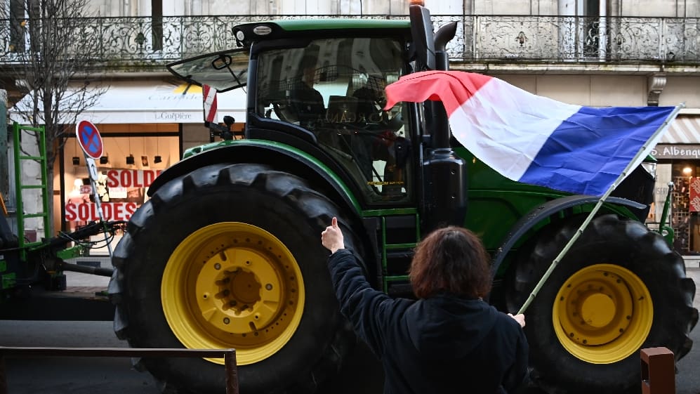 «wollen von unserer arbeit leben können»: frankreichs wut-bauern drohen mit autobahn-blockade