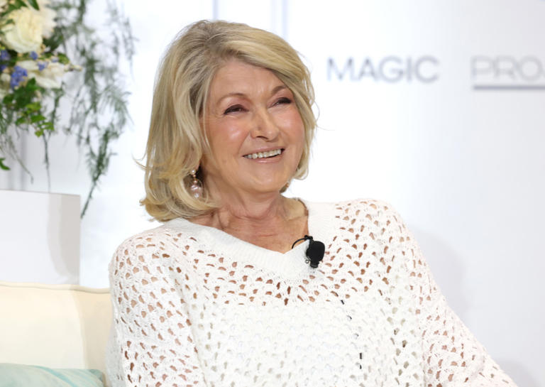 Martha Stewarts Net Worth How The Talented Homemaker Got So Rich