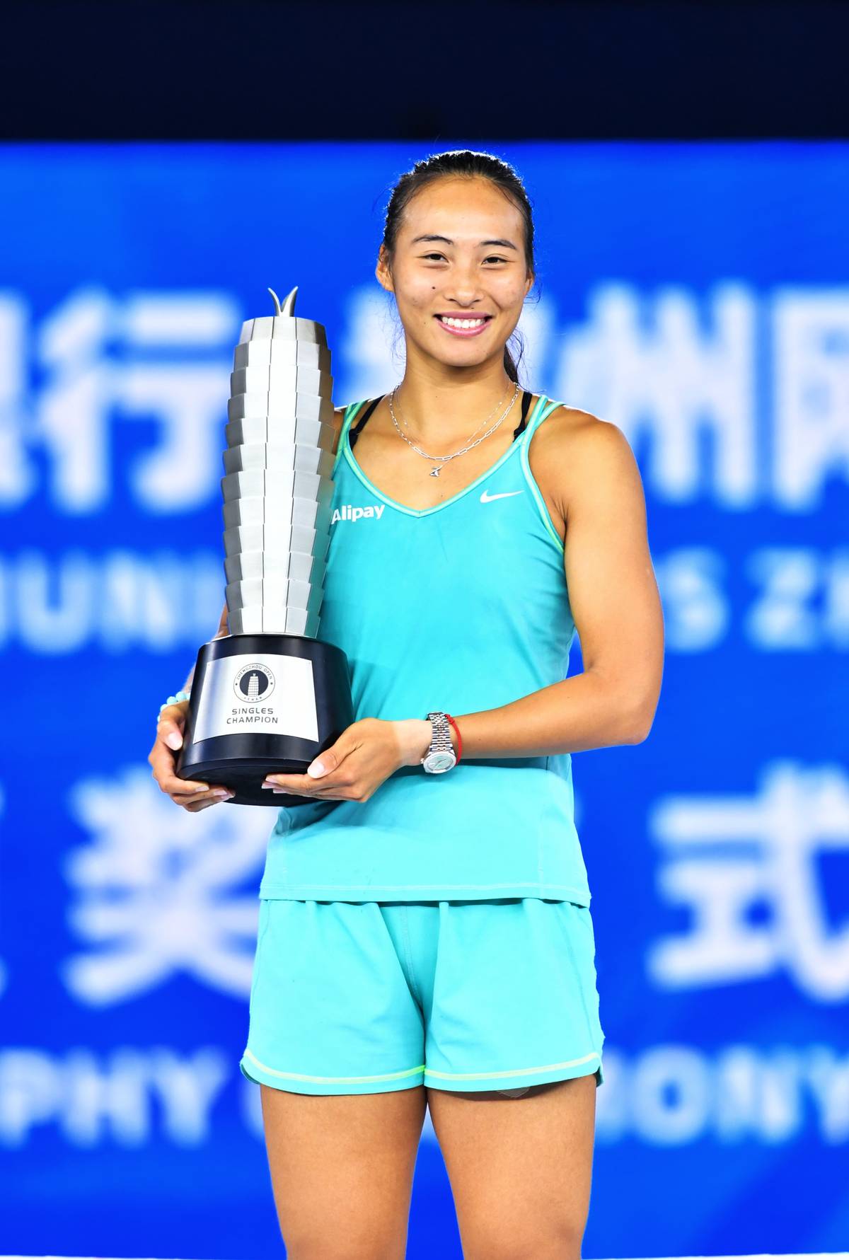 a honestidade e talento de qinwen zheng, finalista do open da austrália e a face que o ténis chinês deve mostrar ao mundo