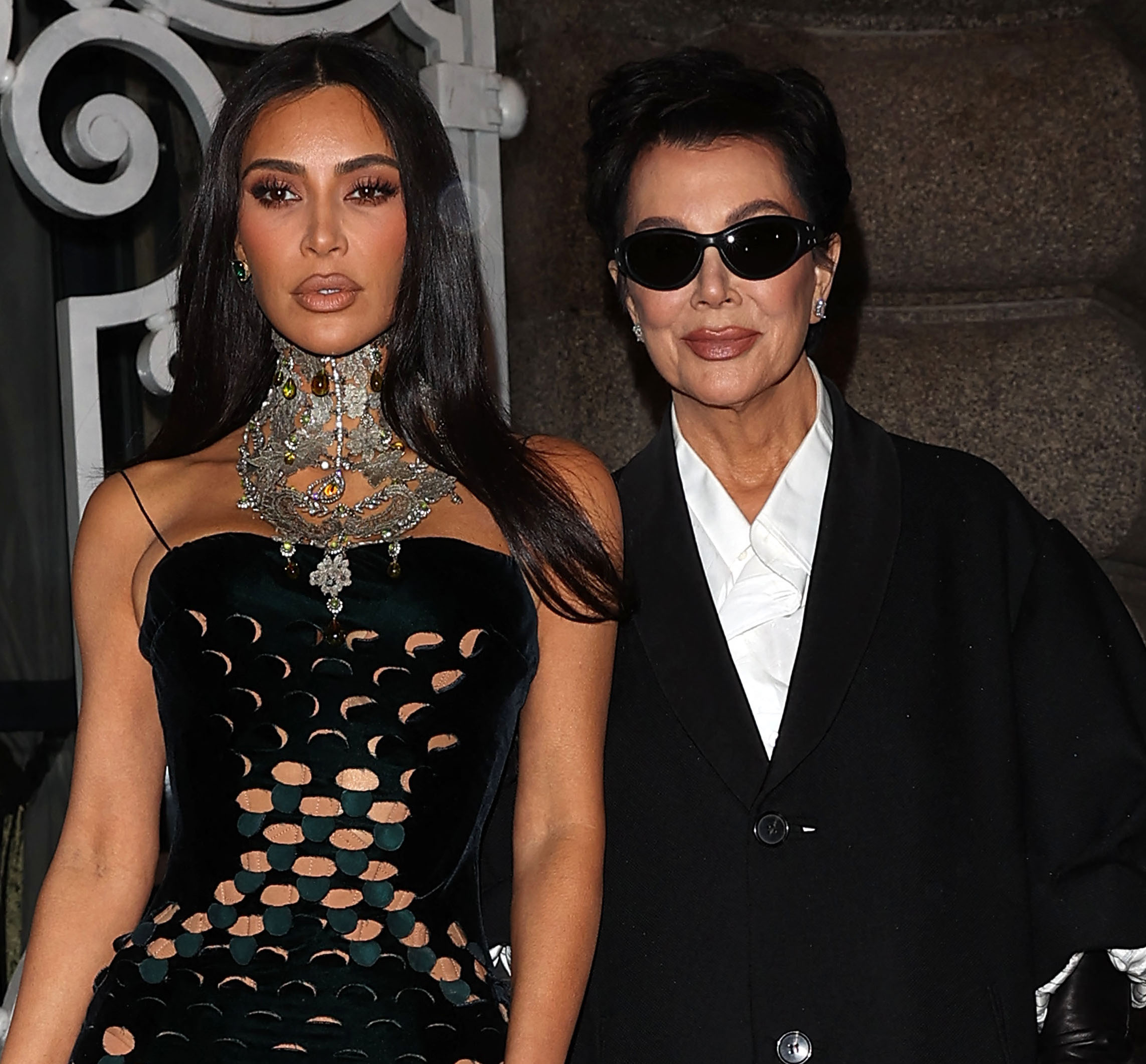 kim kardashian, kylie i kris jenne robią furorę na paris couture week (zdjęcia)