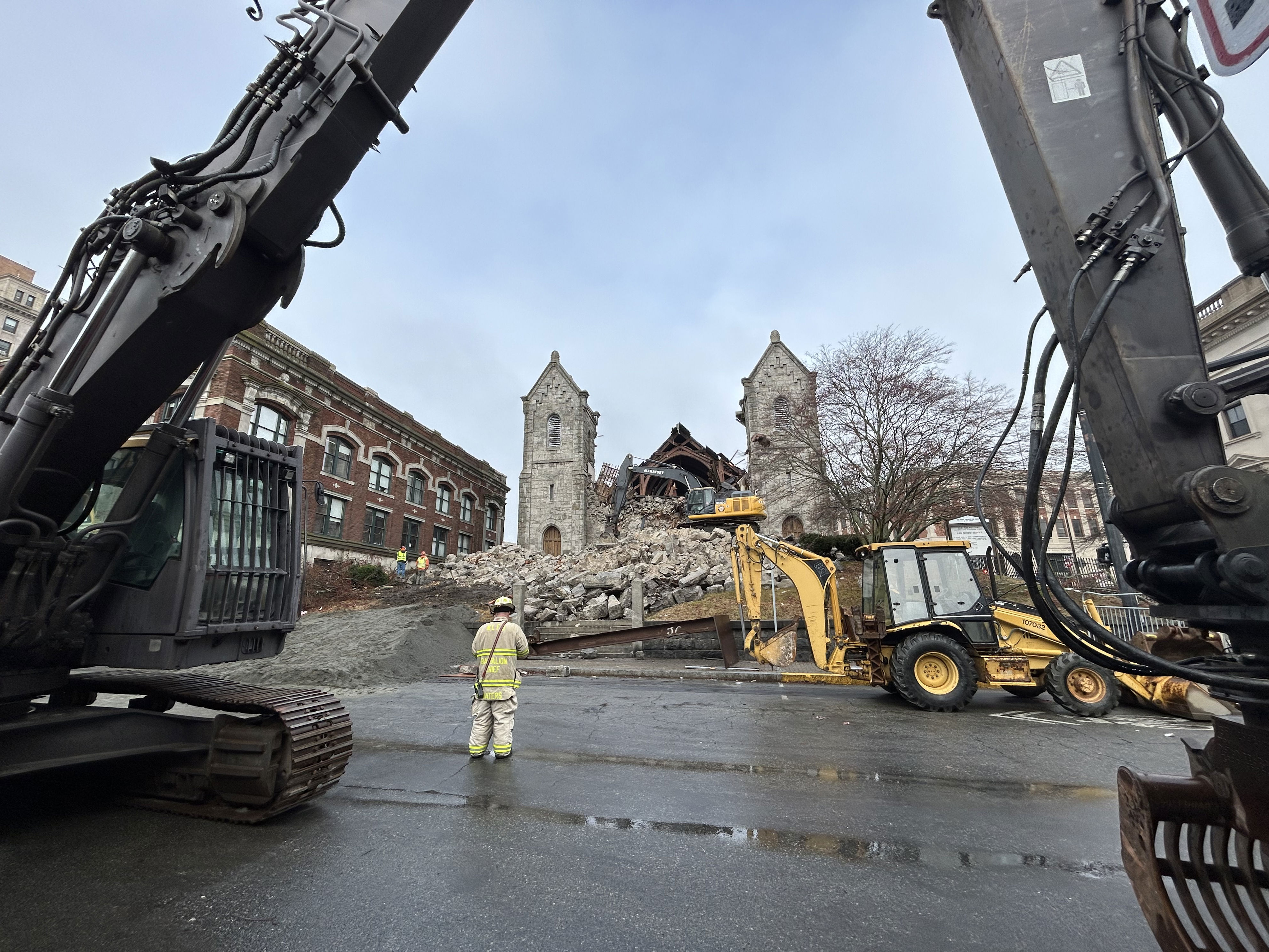 Historic New London Church To Be Completely Demolished After Steeple ...