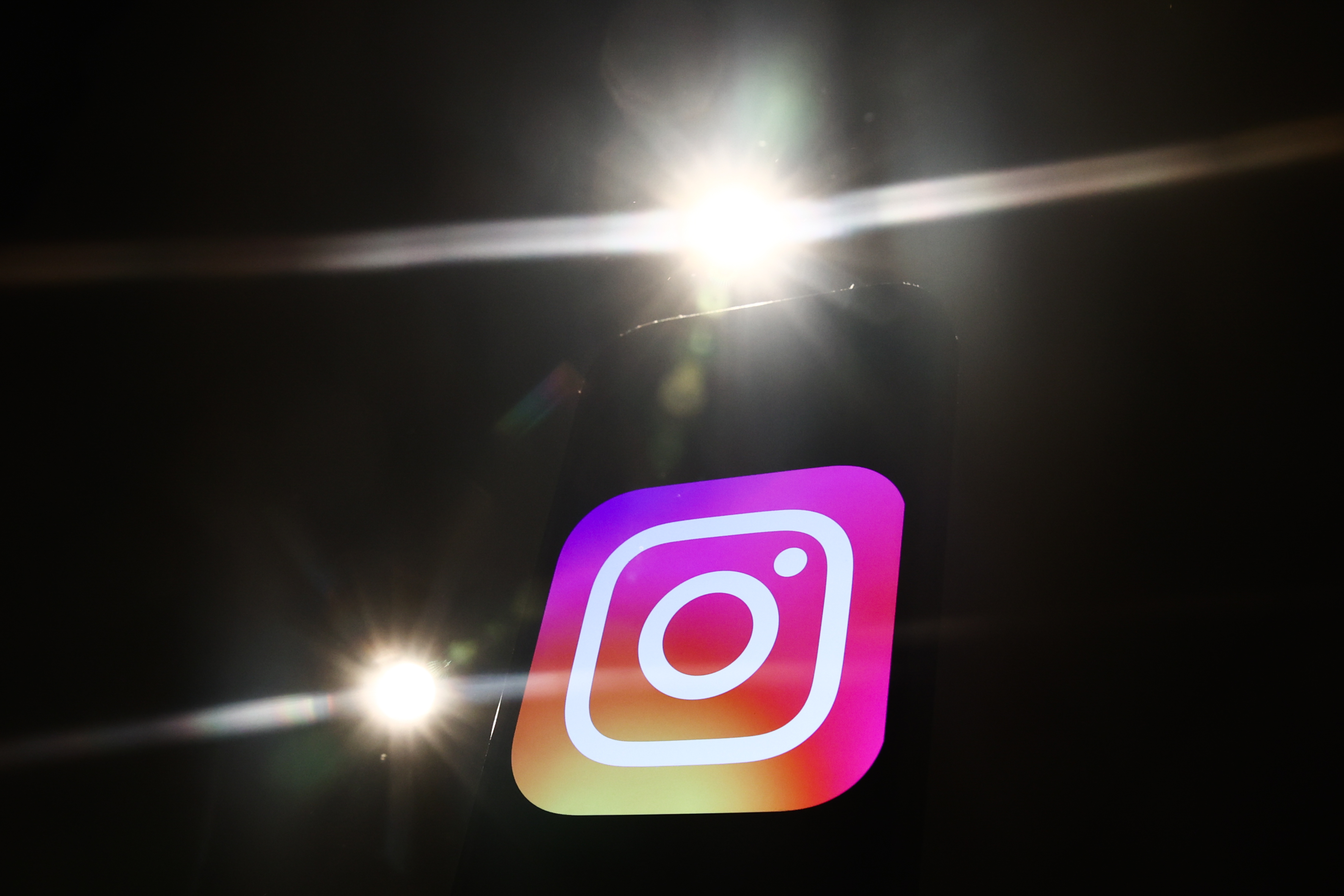 instagram is testing 'flipside,' a finsta feature that already kind of exists