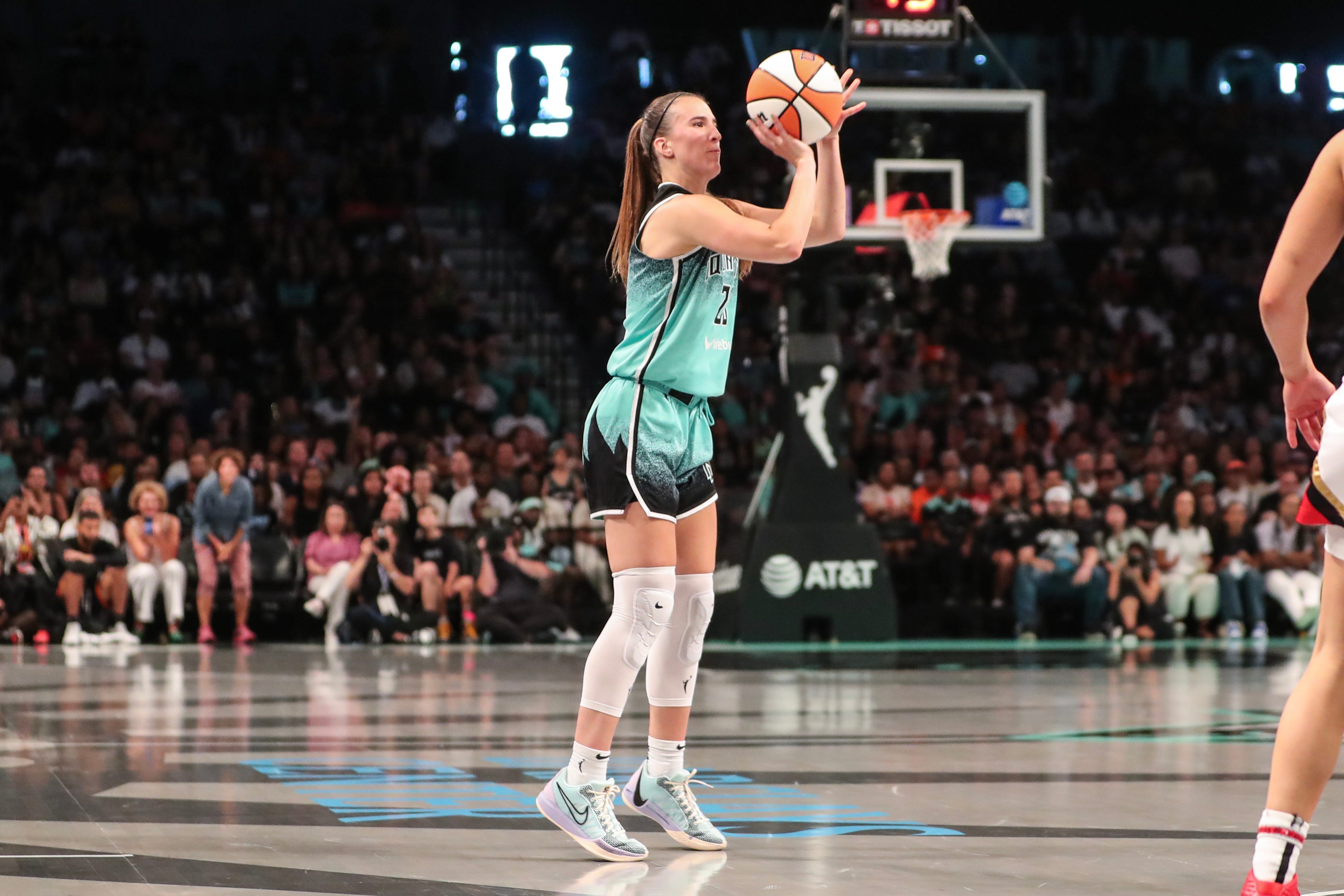 steph curry vs. sabrina ionescu in a 3-point contest at nba all-star weekend? it's possible