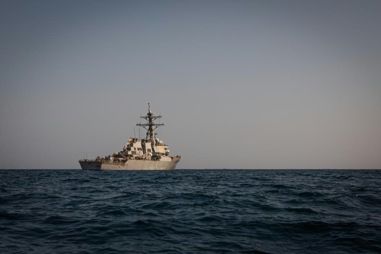les etats-unis détruisent un missile tiré depuis le yémen vers un navire militaire américain