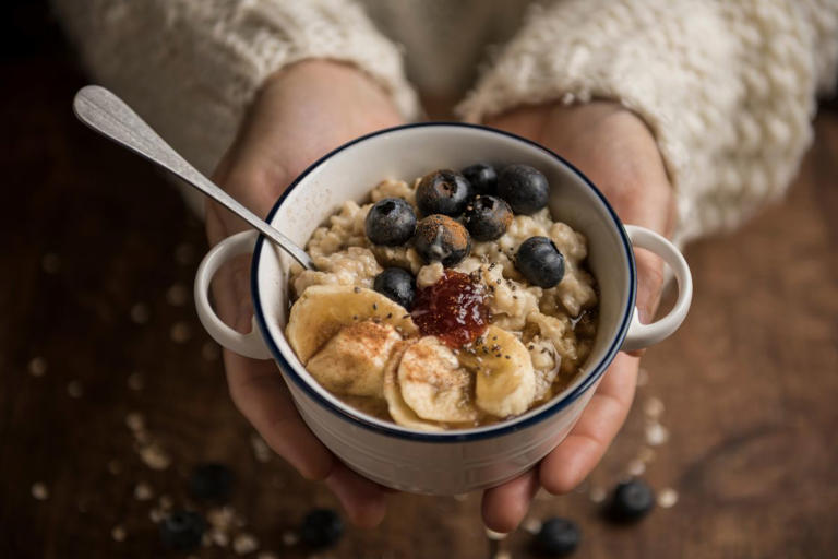 Supercharge your breakfast: How adding turmeric to your oatmeal can ...