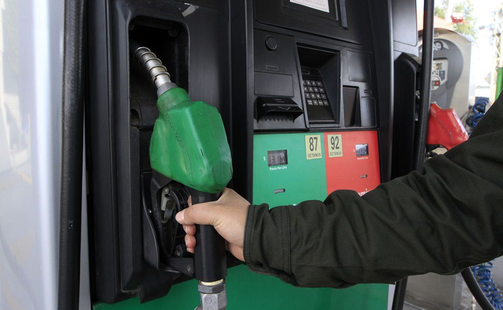 amlo: hemos cumplido con no aumentar los precios de las gasolinas en términos reales y han disminuido