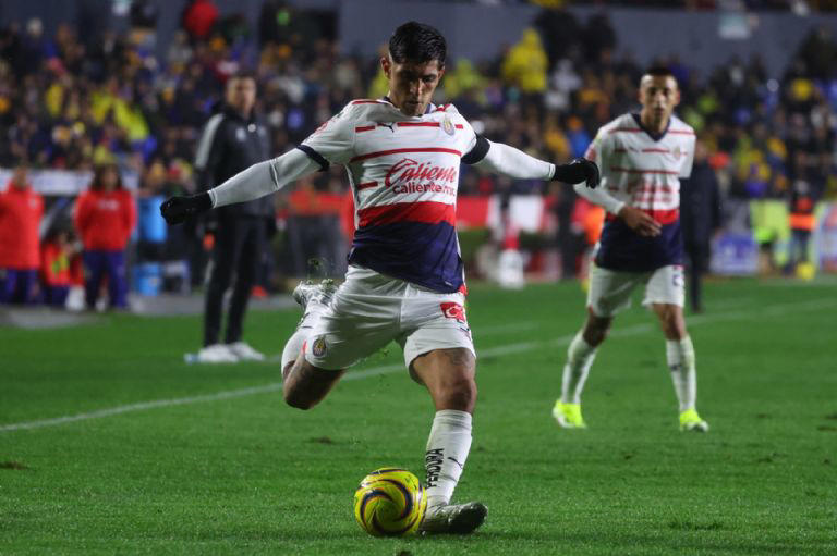 ¿Cuál será la ALINEACIÓN de Chivas vs Xolos por el Clausura 2024?