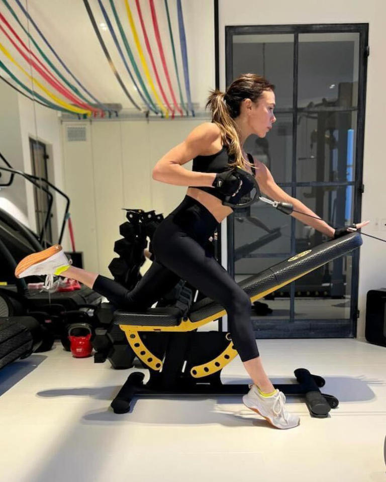Victoria Beckham showcases impressive biceps as she works out with ...