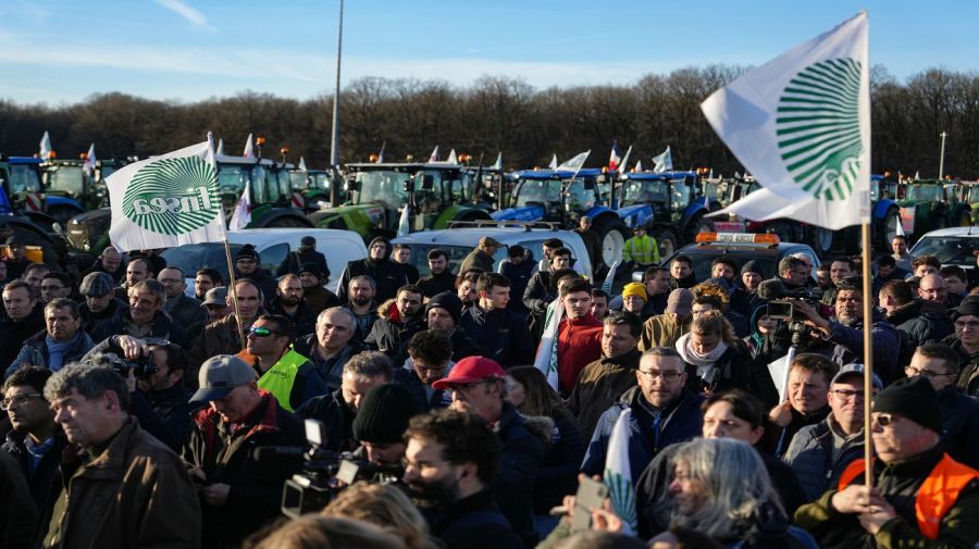 Para Aplacar Un "tractorazo", Francia Anunció Que Se Opondrá Al Acuerdo ...