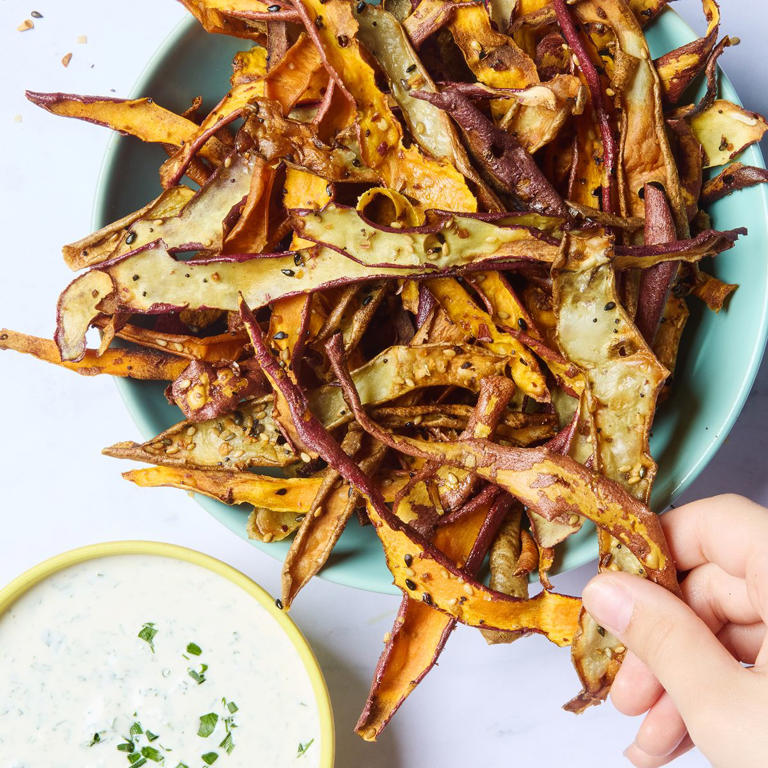 Veggie Peel Chips Are The Cheap & Easy Snack You Can Make From Your 