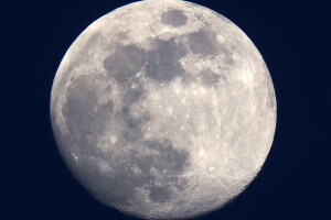 estudio revela que la luna se está encogiendo y provocaría terremotos que durarían horas