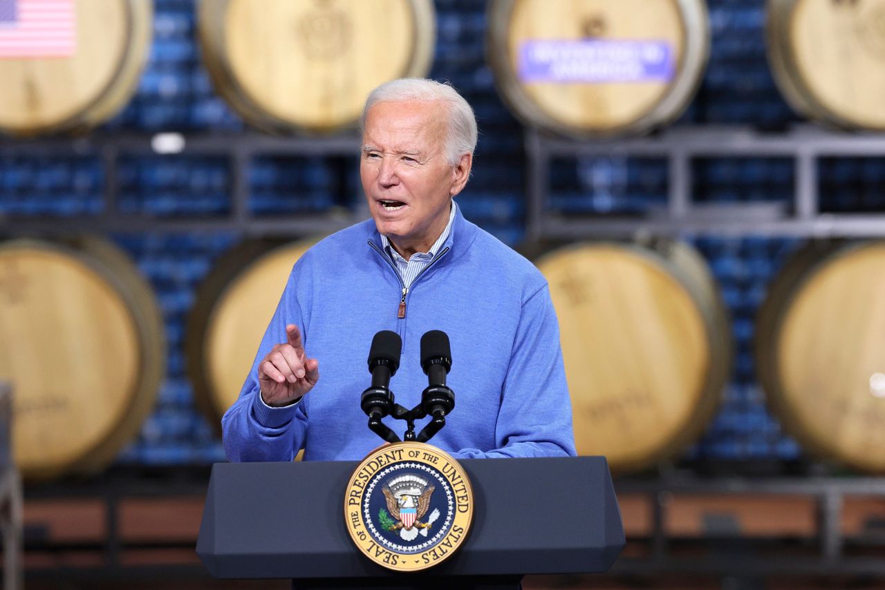 biden willing to ‘shut down’ border during migrant surges if deal passes