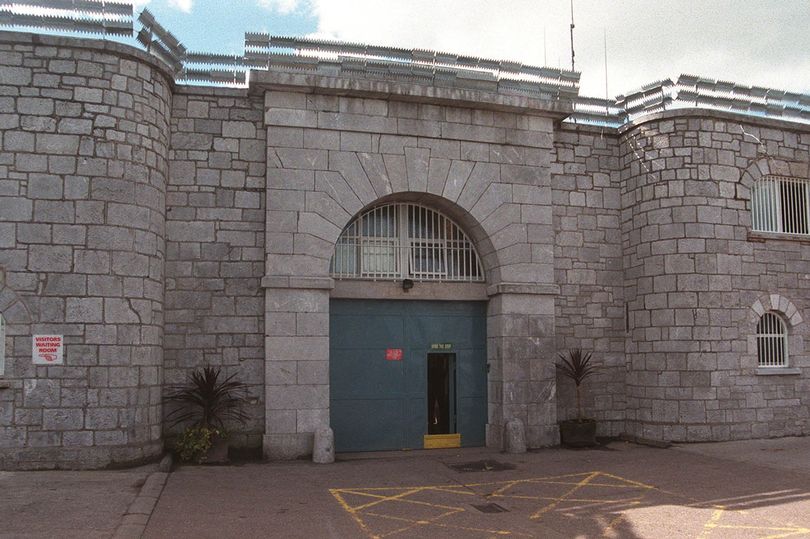 inmate found dead after prison officers take 30 minutes to respond to alarm call