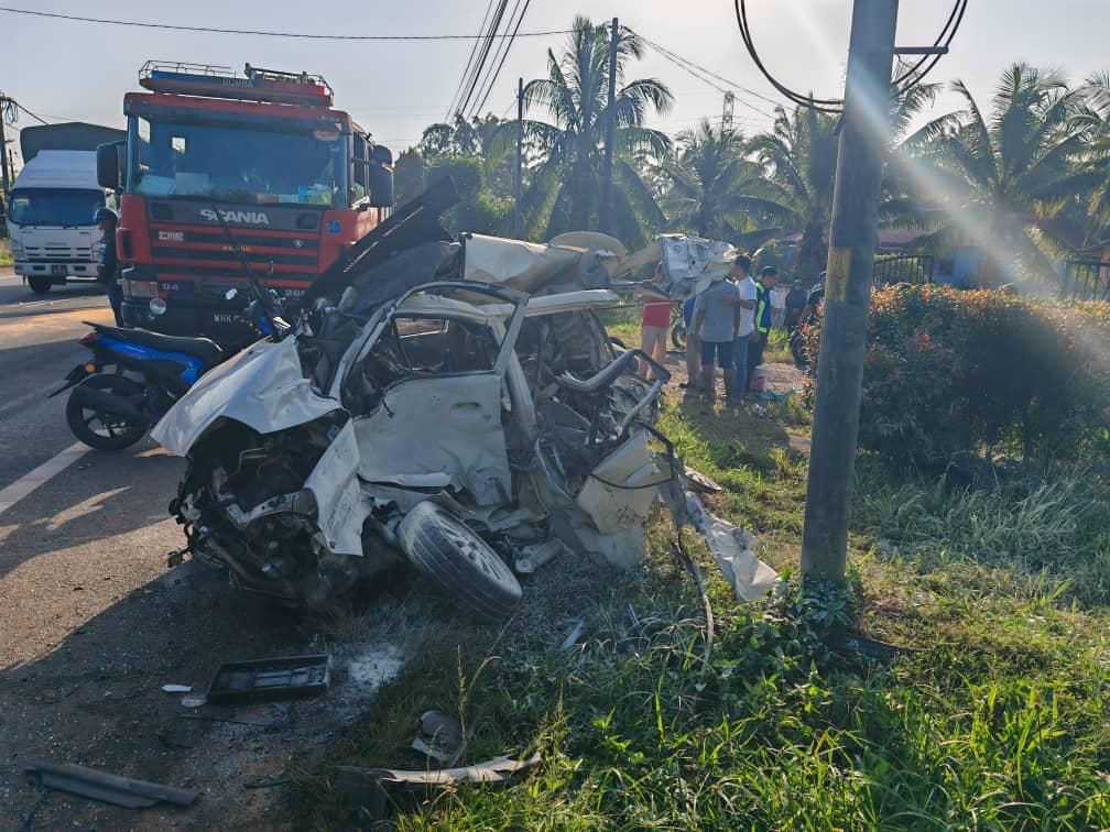 senior citizen dies after lorry collides with his car in yong peng