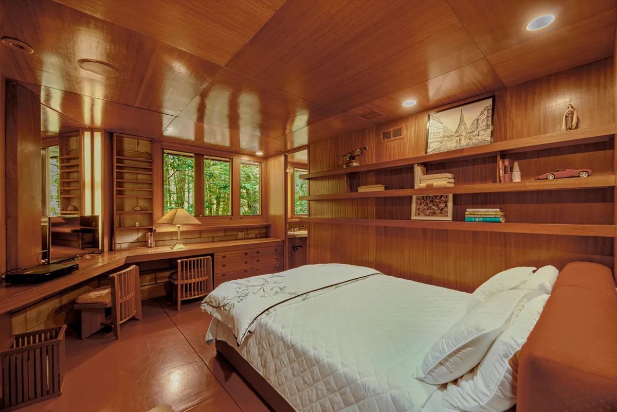 one of frank lloyd wright’s biggest homes sells for $6 million