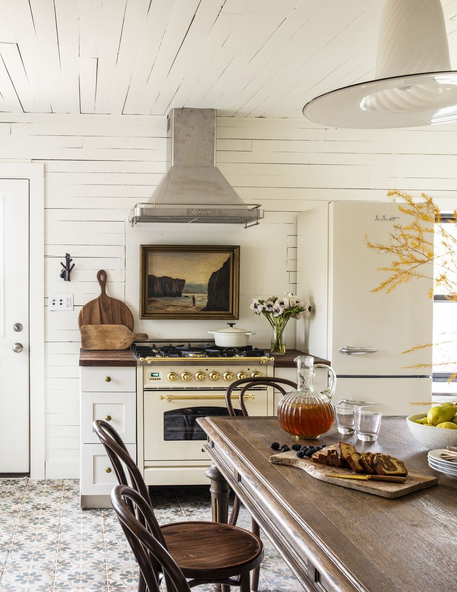 This Renovated 100-Year-Old Farmhouse Oozes Vintage Charm