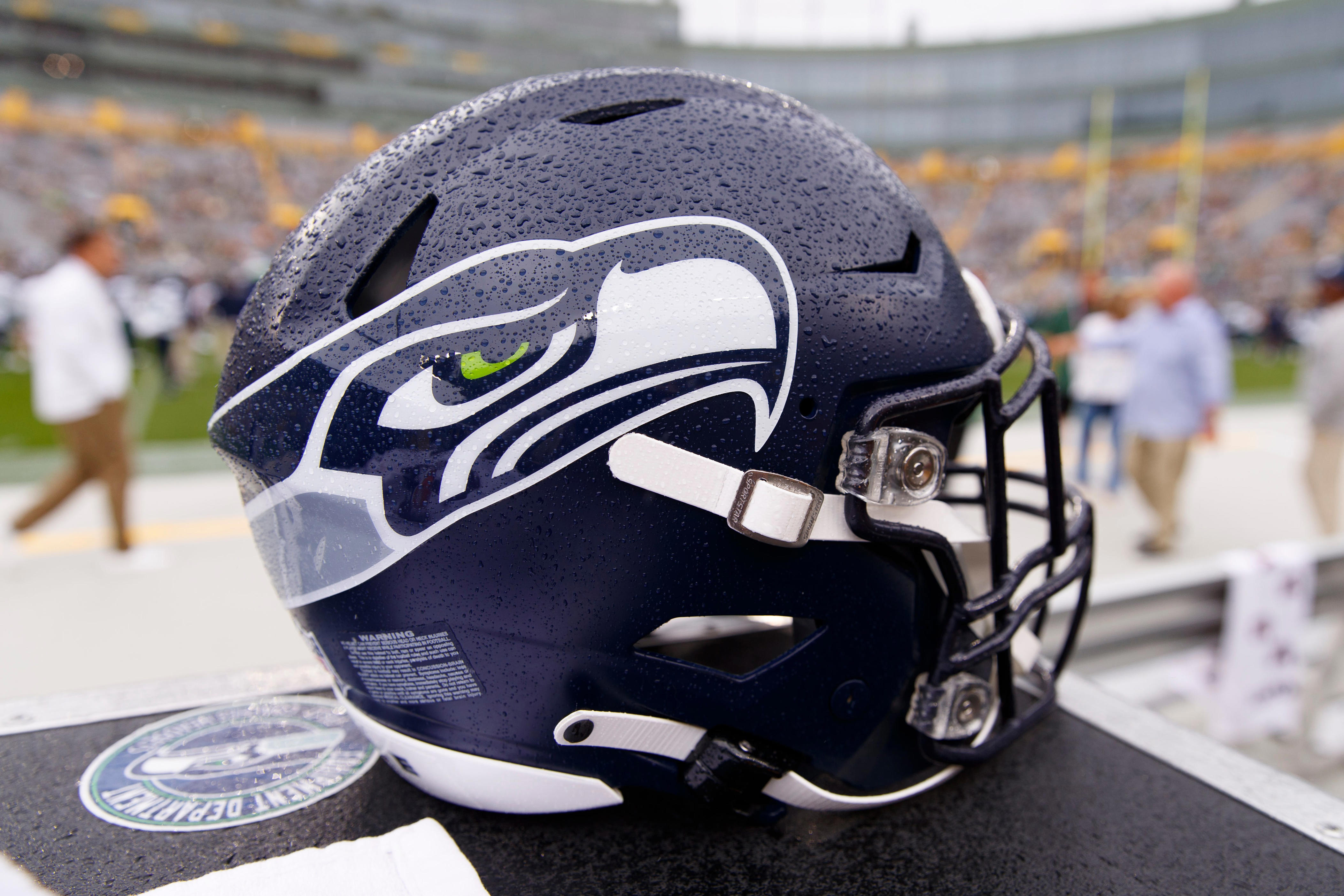panthers reportedly request interview with seahawks' tracy smith for stc job