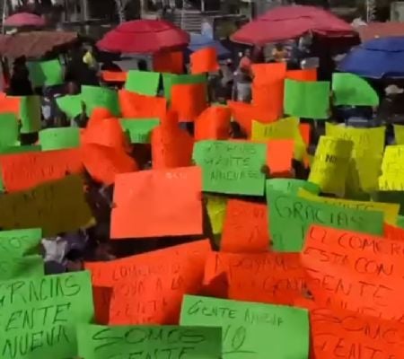 obligan a comerciantes de cuautla a agradecer a grupo criminal por no cobrarles piso (video)