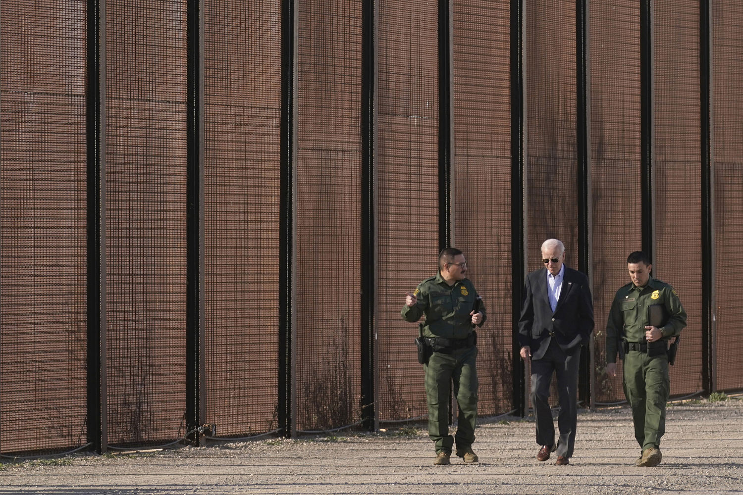 biden promises to 'shut down' the border if given the authority in a bipartisan bill