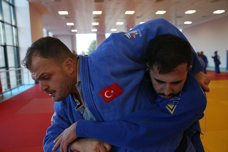 i̇şitme engelli milli judocular, dünya şampiyonasından madalyalarla dönmek istiyor