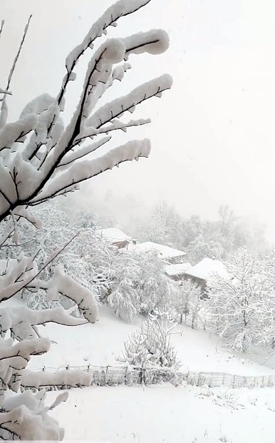 bartın’da köy yollarına kar engeli