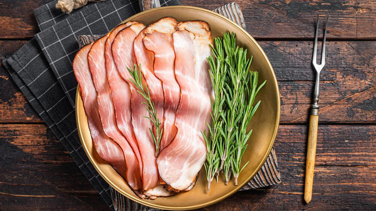 Why Plastic Wrap Is One Of Best Ways You Can Store Bacon