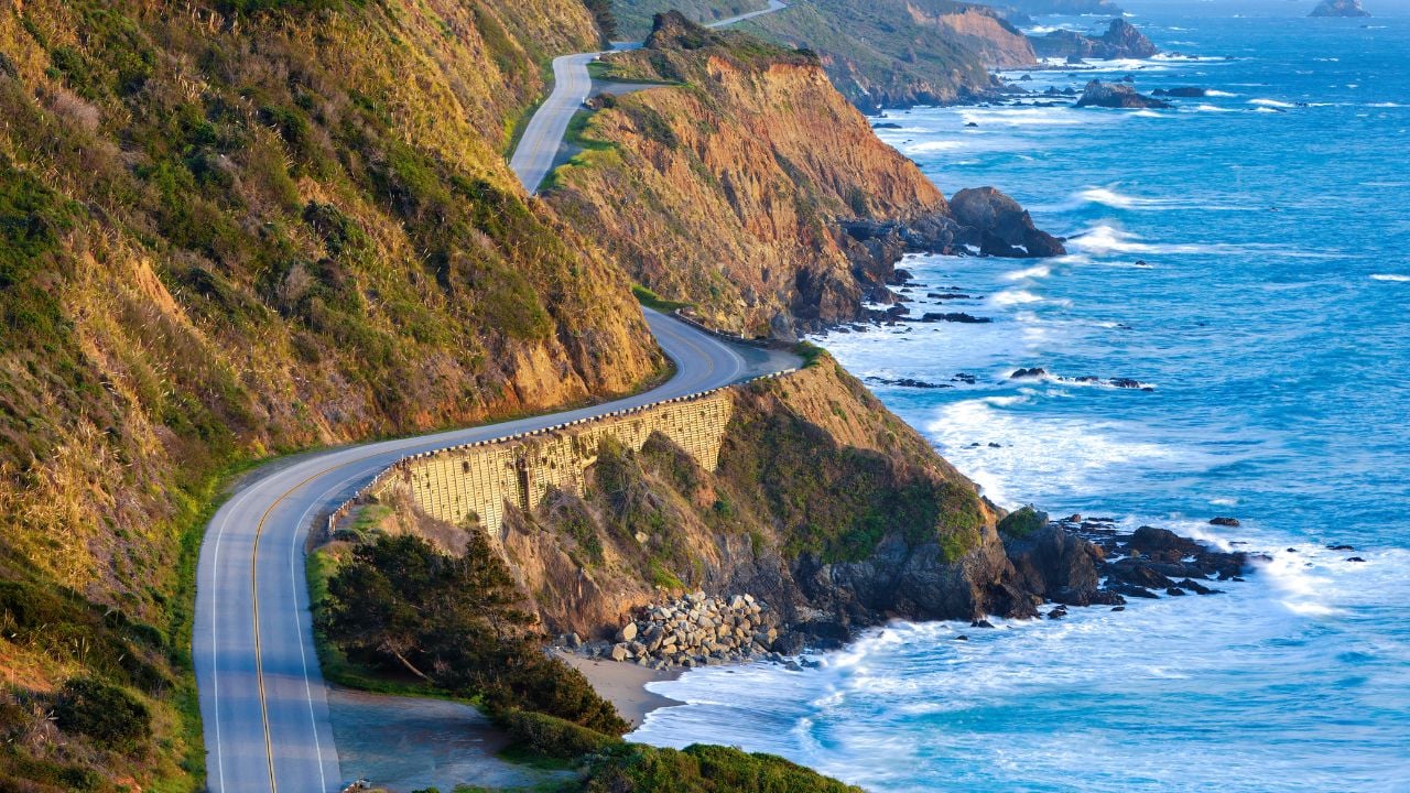 <p>A true West Coast wonder, the famous Pacific Coast Highway winds down the coast of Southern California, running from San Francisco down to Los Angeles. Mentioned in too many films to name, this historic highway highlights all of the cliche wonders that make Southern California what it is. </p><p>Take a drive down this stretch of highway and treat your eyes to roaring waves crashing on massive cliffs juxtaposing the rolling peaks of the Sierra Nevada. </p>