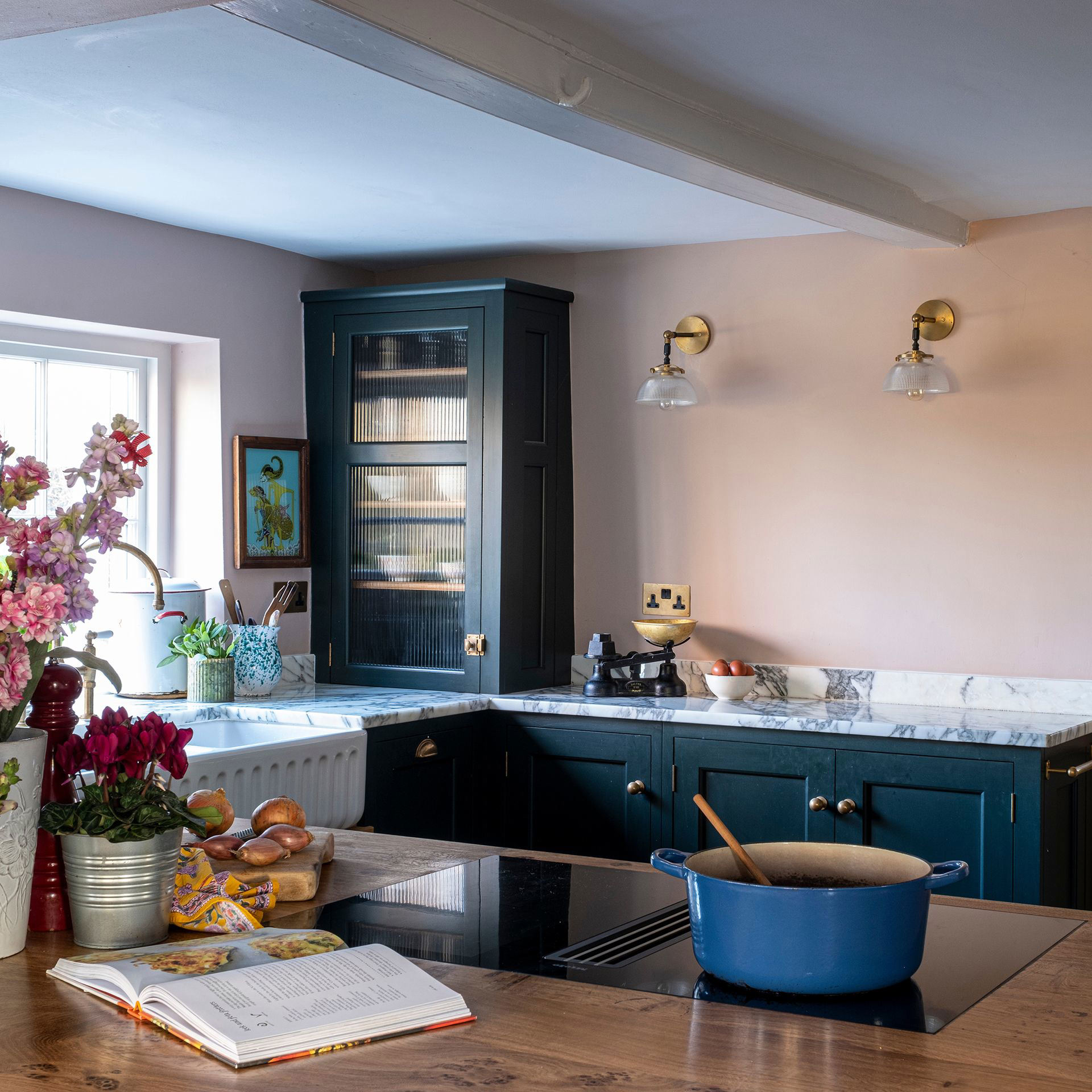 This beautiful cottage kitchen proves size shouldn't get in the way of ...