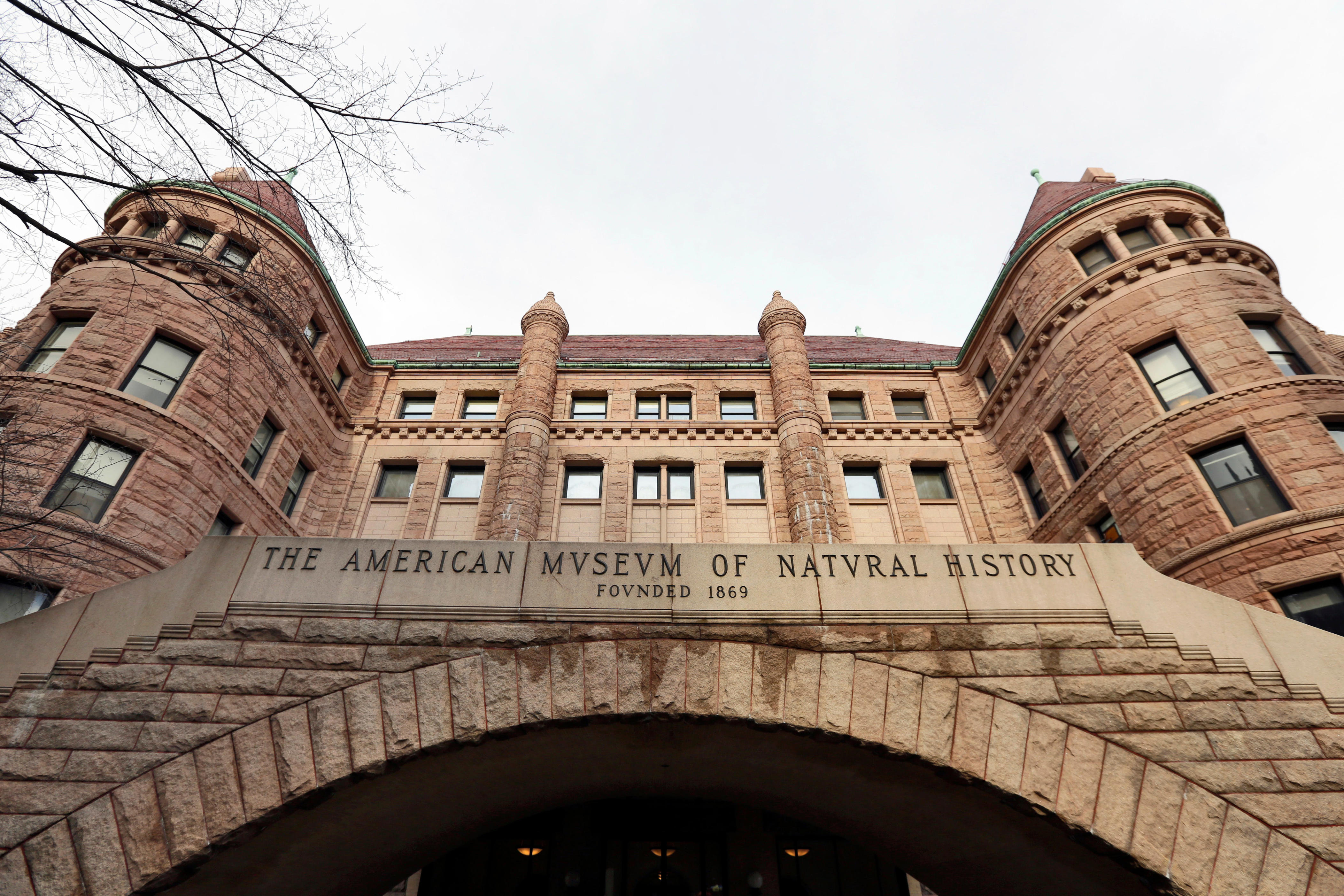 nyc-natural-history-museum-closes-native-american-exhibits-citing