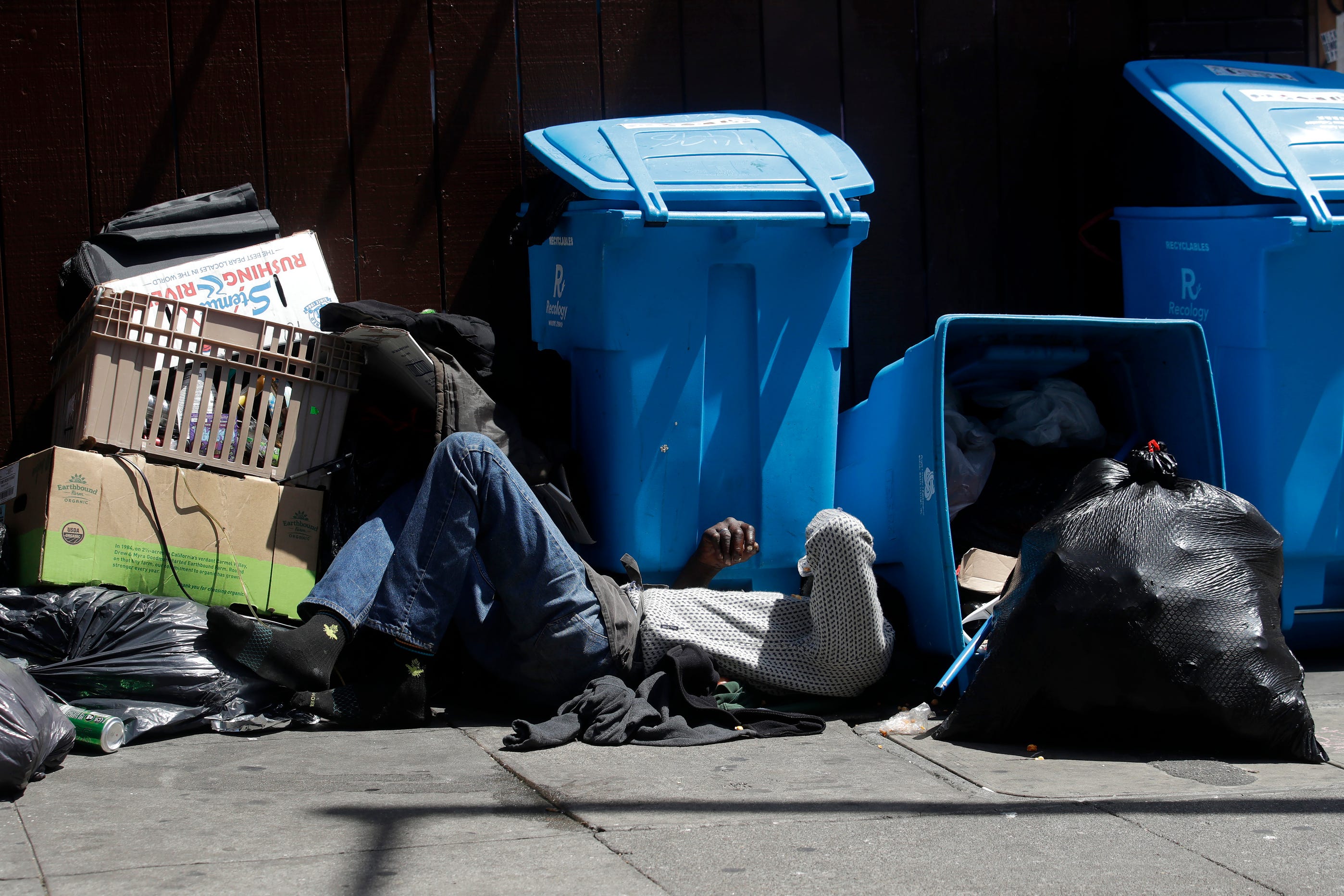 Homeless Found Living In Furnished Caves In California Highlight   BB1hmcqG.img