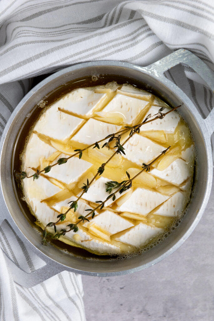 Baked Brie With Garlic and Honey Recipe