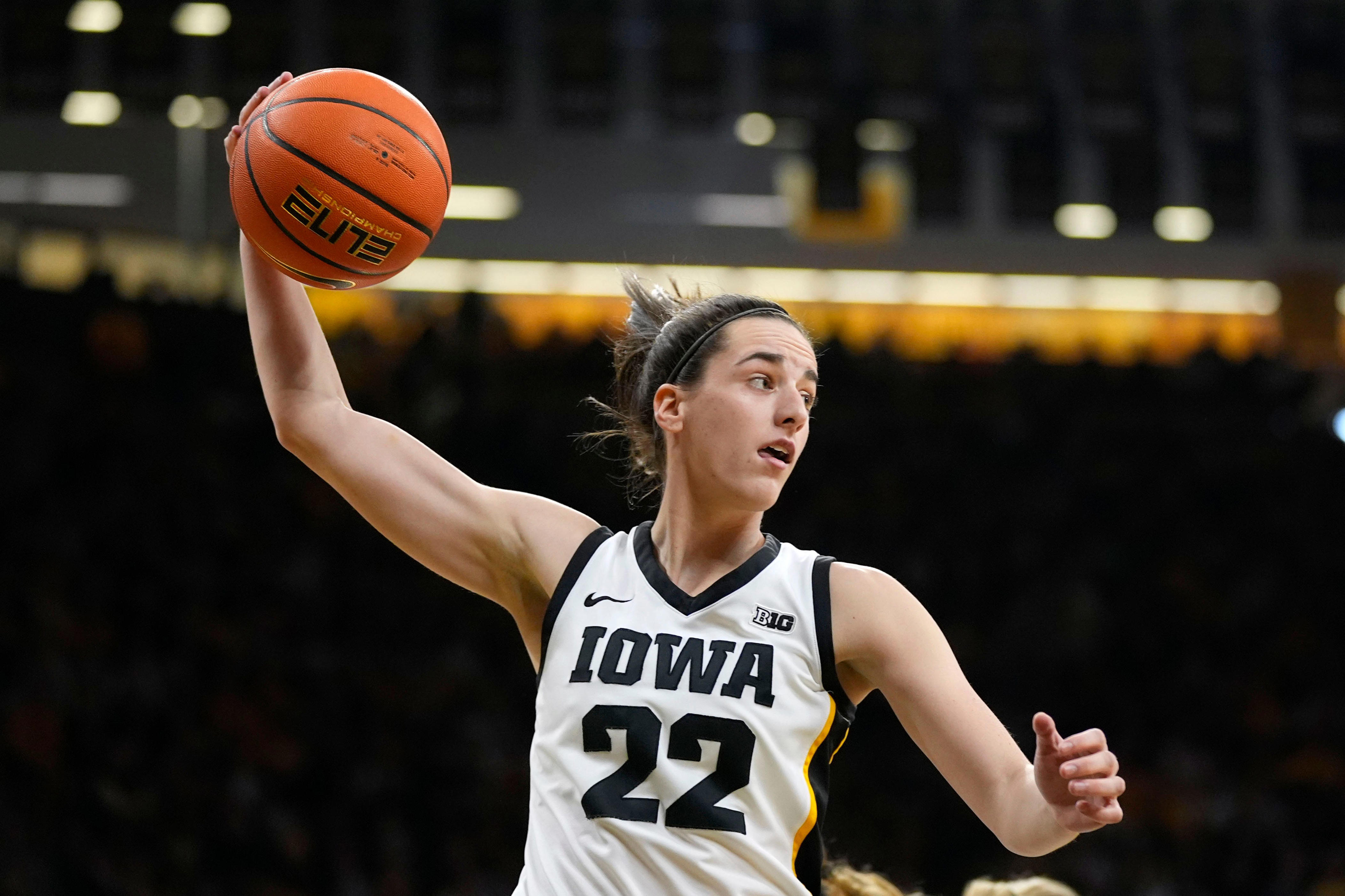 Caitlin Clark Points Tracker: Iowa Star Moves Up To No. 2 On All-time ...