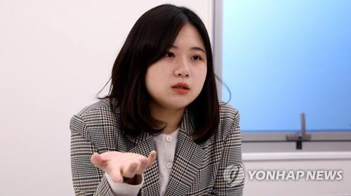 연합뉴스와 인터뷰 중인 박지현 전 민주당 비대위원장