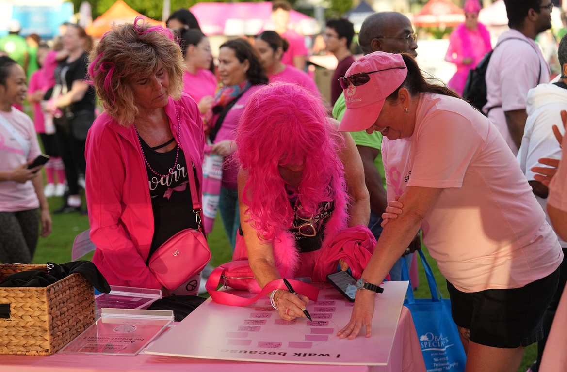 5,000 People Turn Out For Susan G. Komen Walk In West Palm Beach