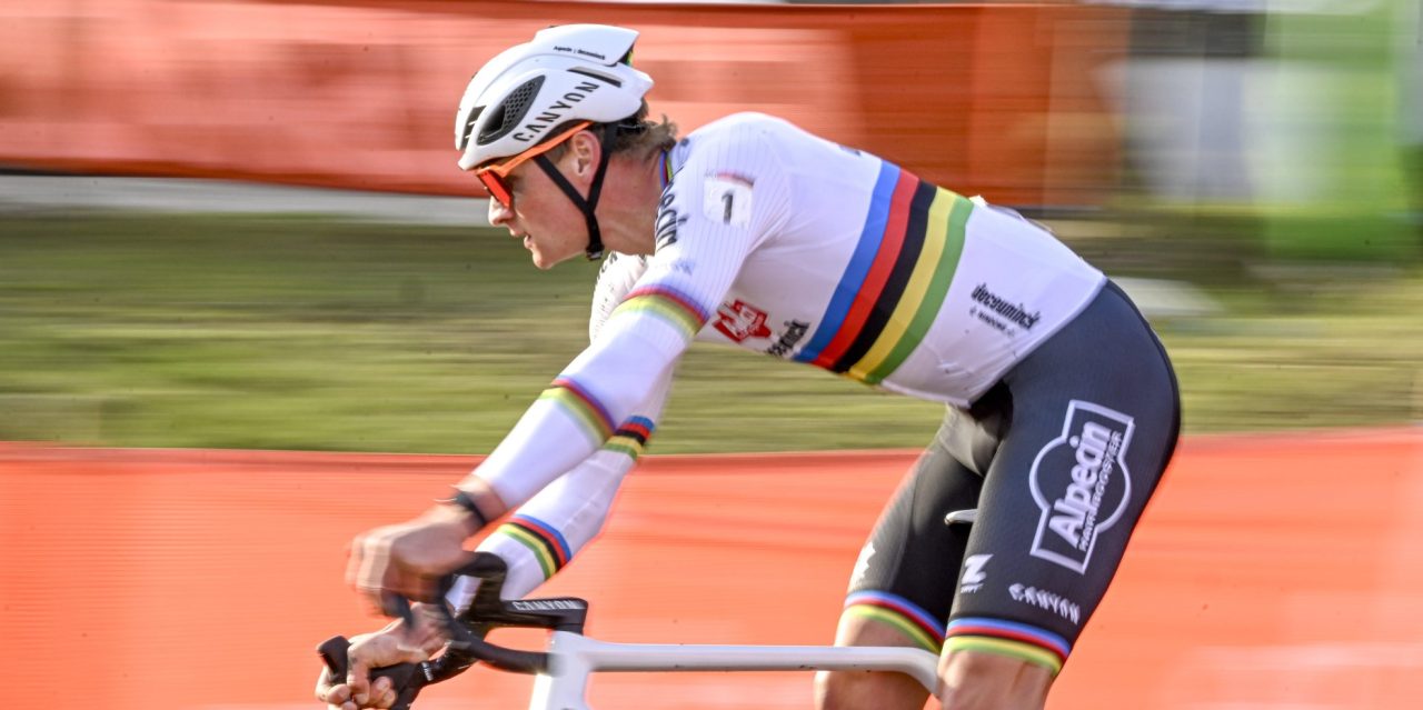 Mathieu Van Der Poel Soleert Naar Zege In Wereldbeker Hoogerheide Na ...