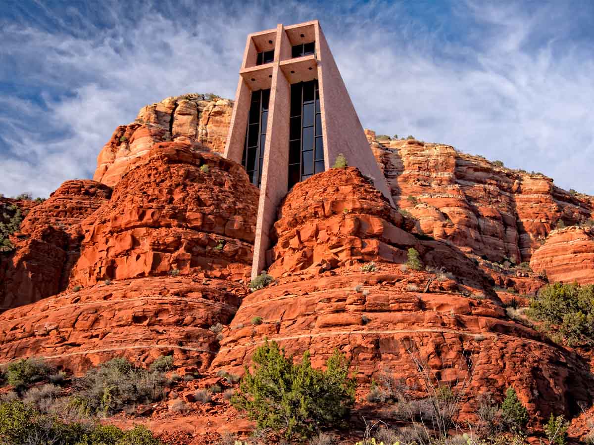 <p>Inspired by the Empire State Building, the Chapel of the Holy Cross in Sedona, Arizona was built in 1956. Built into the cliffs, this architectural marvel offers panoramic views and a serene atmosphere for reflection. A spiritual haven, it stands as a must-visit destination in Arizona, blending faith with natural beauty.</p>