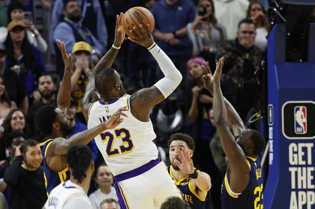 NBA: Los Lakers Vencieron 145-144 A Warriors Y Los Clippers Aplastaron ...