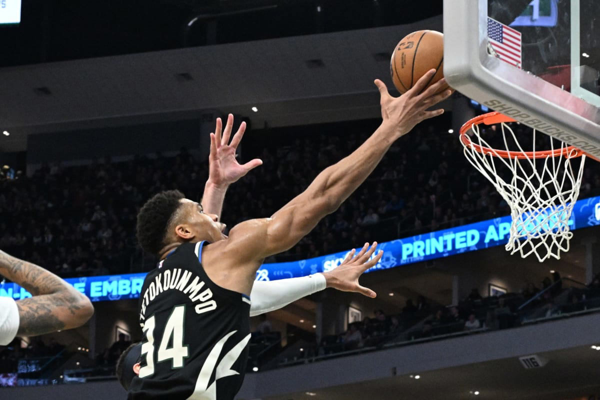 Bucks end three-game homestand with blowout win over Pelicans