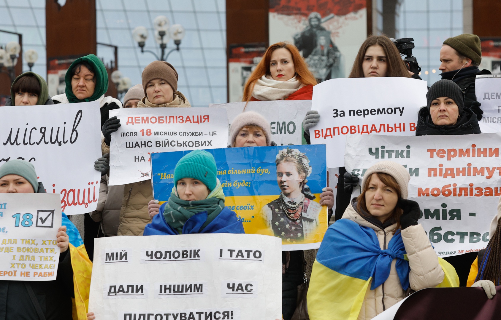 ucrania pide más presión contra rusia mientras continúan los ataques con misiles y drones