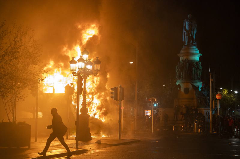 posts targeting migrants remained online during riots despite 5pm plea from online safety tsar