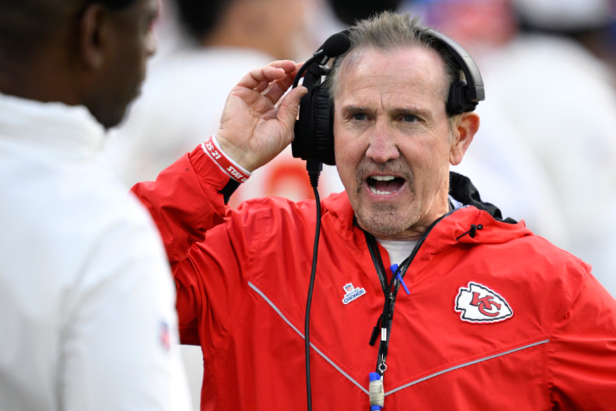 Fans Praising Chiefs Defensive Coordinator Steve Spagnuolo During AFC ...