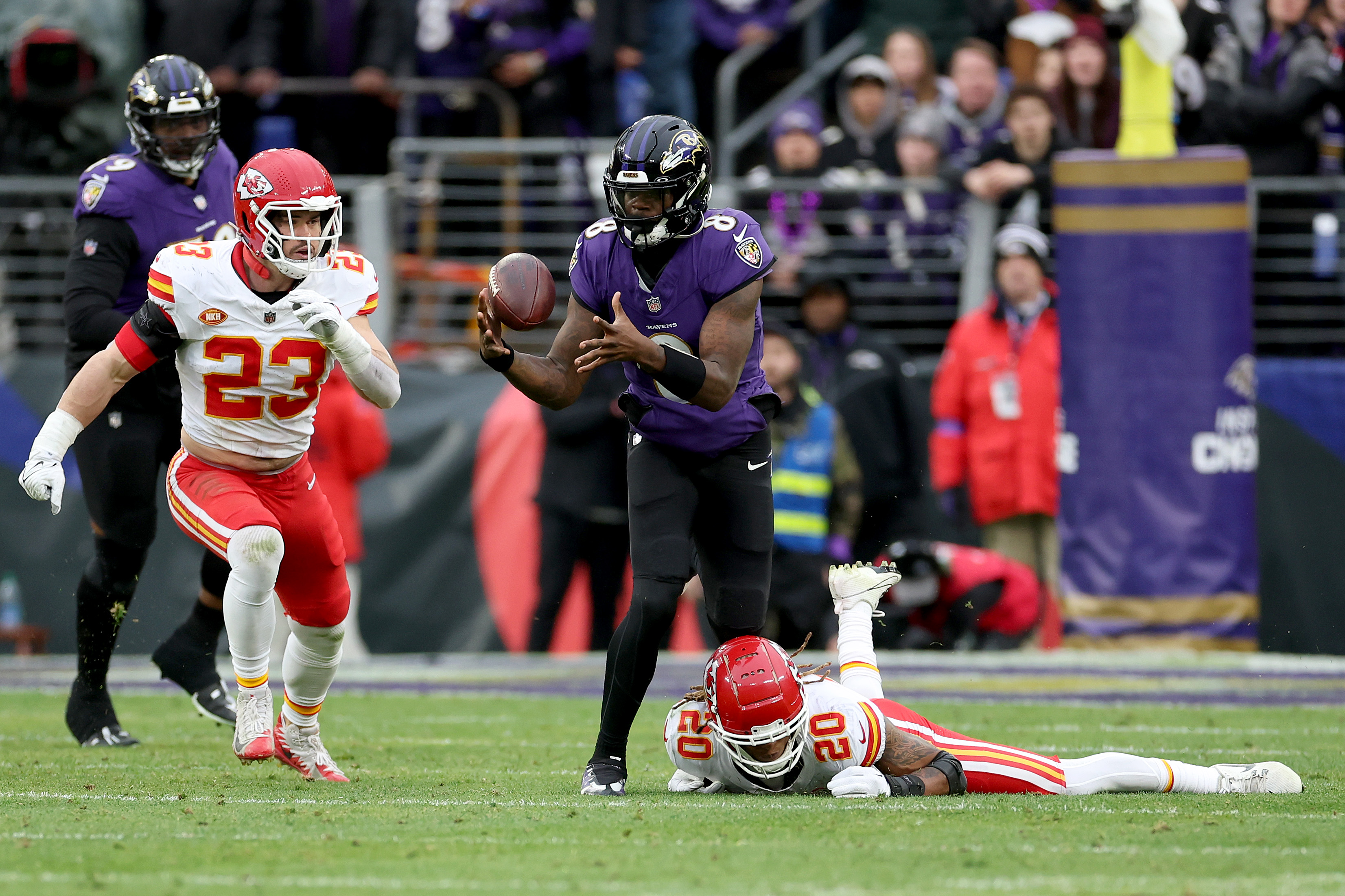 Tony Romo’s Call On Lamar Jackson’s Pass To Himself Didn’t Go Over Well