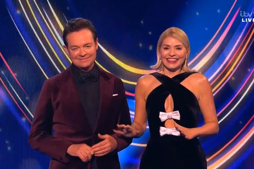 ITV's Dancing On Ice Holly Willoughby Apologises After 'naughty Word ...