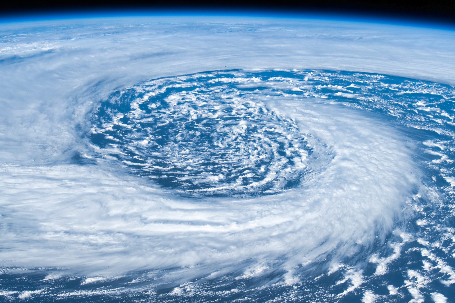 Quelles Différences Y A-t-il Entre Un Cyclone, Un Ouragan Et Un Typhon