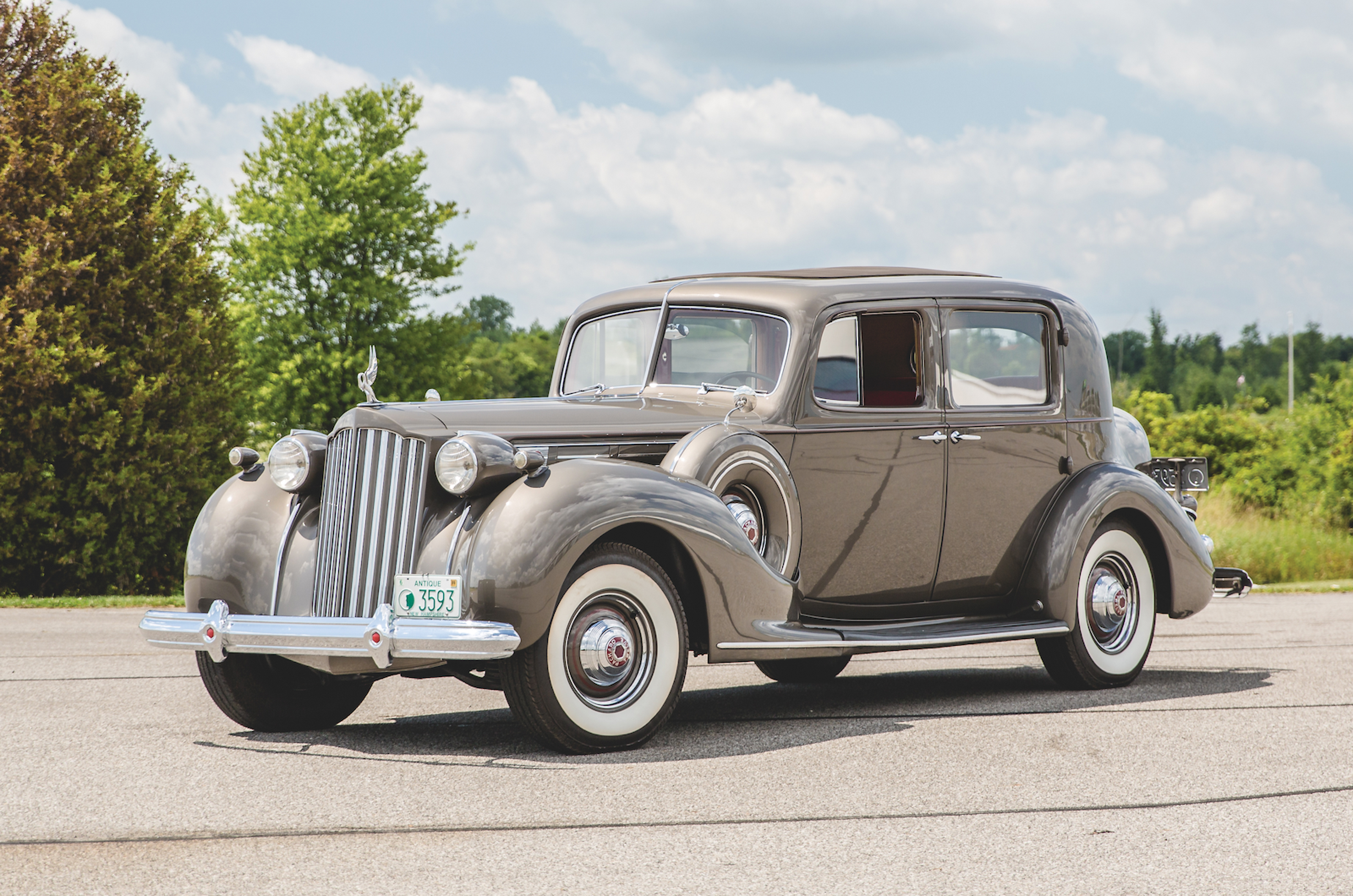 <p>Until the 1990s, only the most expensive British and European cars came with air conditioning, but luxury US marque Packard offered a fairly basic system as early as 1939.</p>